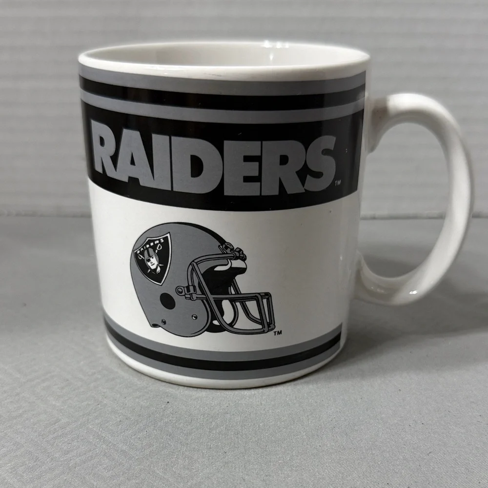 Vintage NFL Oakland Raiders Mug Cup Classic Helmet & Logo Graphics Bold Stripe